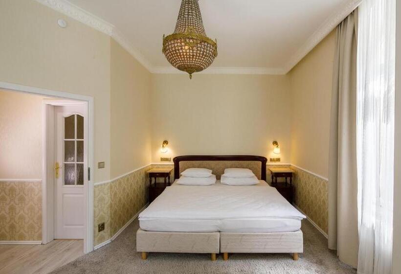 Номер Стандарт Трехместный, Villa Basileia Riverside