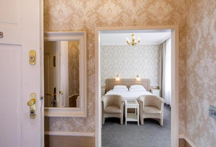 Номер Superior с Террасой, Villa Basileia Riverside