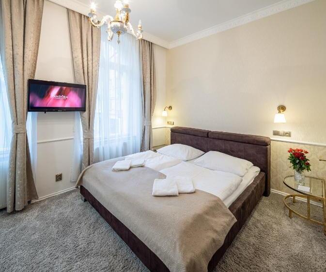 Номер Стандарт Трехместный, Villa Basileia Riverside