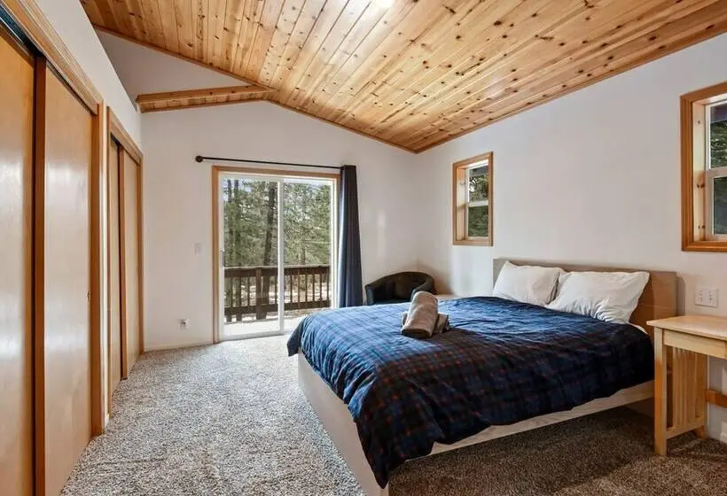 １ベッドルームハウス, Truckee Pines Retreat Game Room & Forest Views