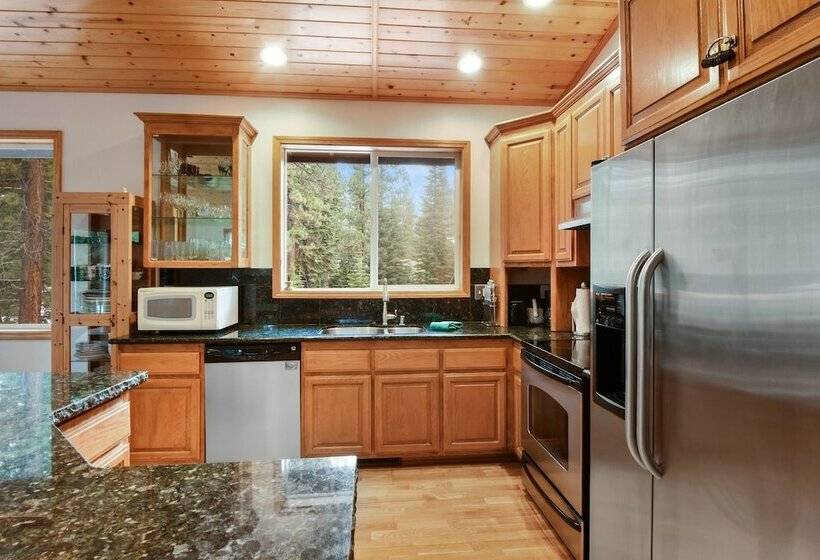 1ベッドルームハウス, Truckee Pines Retreat Game Room & Forest Views