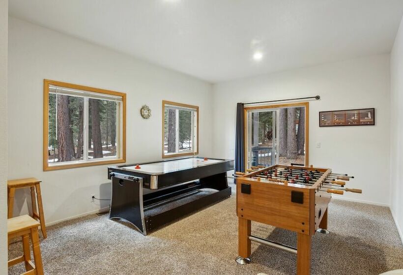 1ベッドルームハウス, Truckee Pines Retreat Game Room & Forest Views
