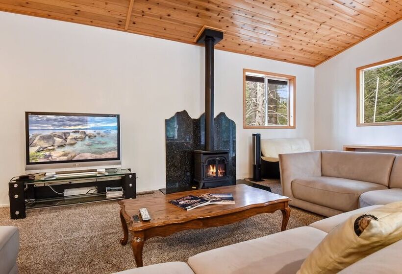 1ベッドルームハウス, Truckee Pines Retreat Game Room & Forest Views
