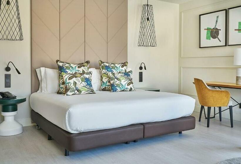 اتاق لوکس, Vincci Larios Diez