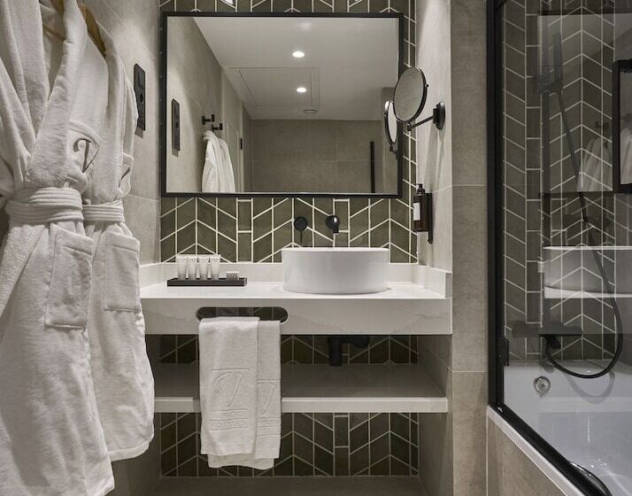 اتاق لوکس, Vincci Larios Diez