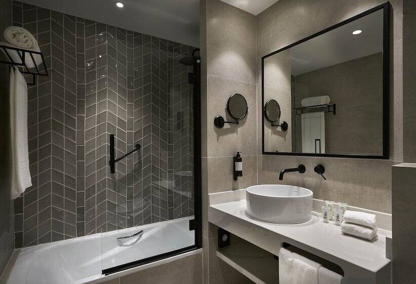 اتاق استاندارد سه نفره, Vincci Larios Diez