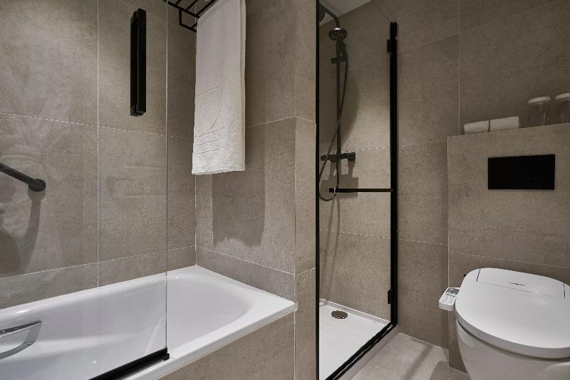 اتاق لوکس, Vincci Larios Diez