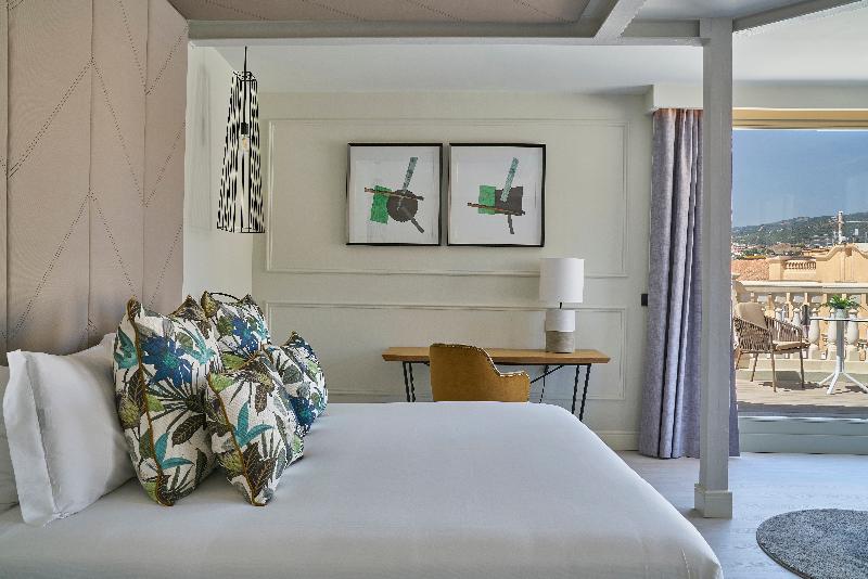 اتاق لوکس, Vincci Larios Diez