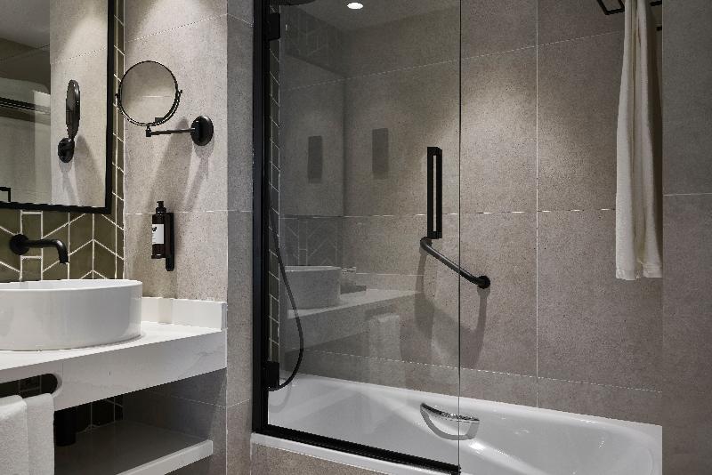 اتاق لوکس, Vincci Larios Diez