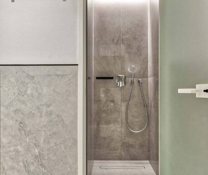 اتاق اجرایی با چشمانداز دریا, Bitzaro Boutique