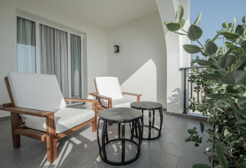 اتاق اجرایی با چشمانداز دریا, Bitzaro Boutique