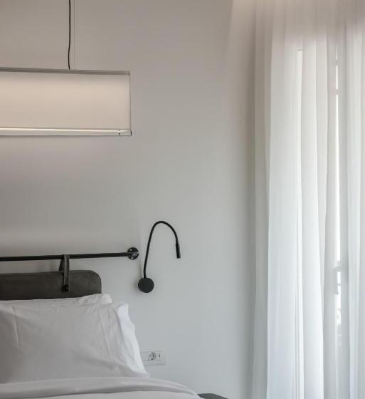 اتاق اجرایی با چشمانداز دریا, Bitzaro Boutique