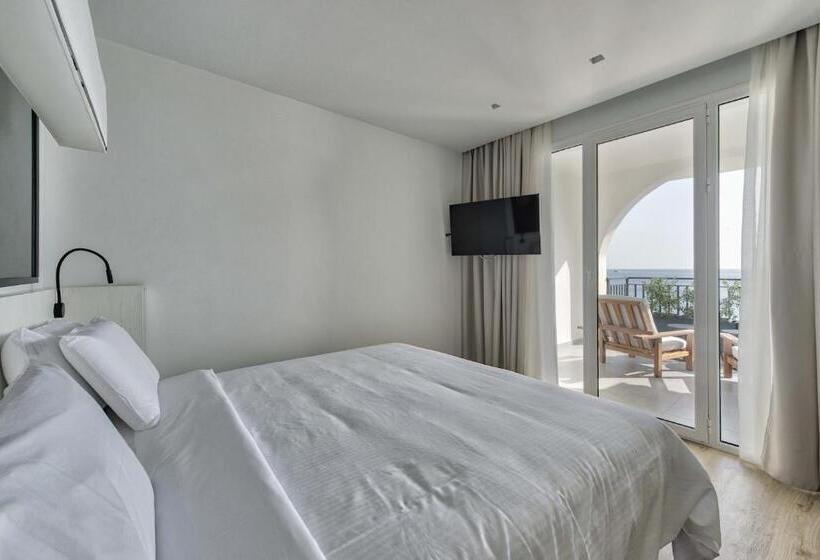 سوییت با چشمانداز دریا, Bitzaro Boutique