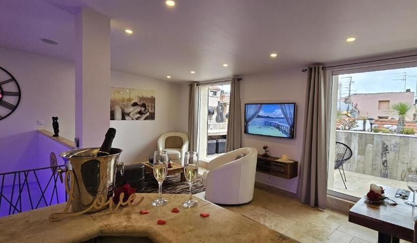Номер Стандарт, Loveroom La Garçonn Hyeres