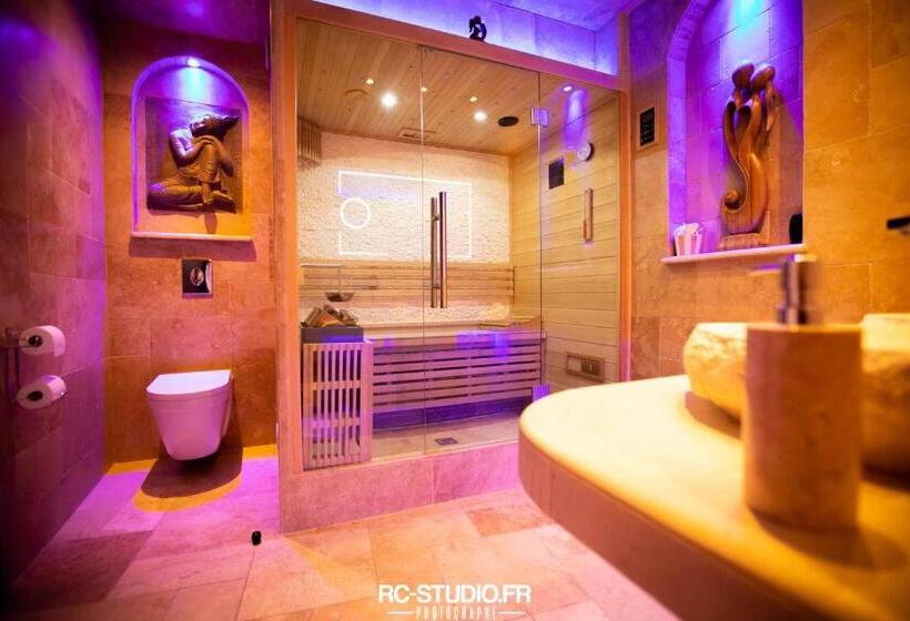 スタンダードルーム, Loveroom La Garçonn Hyeres