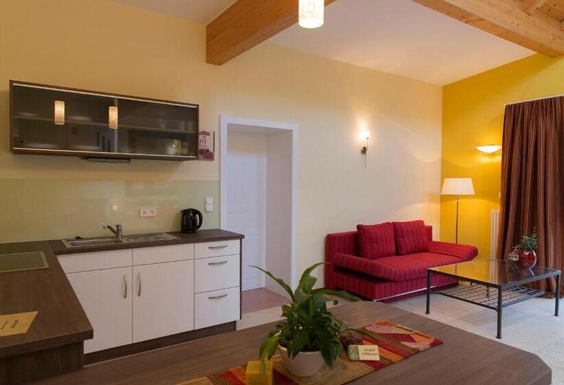 סטודיו סטנדרט עם מרפסת, Garni Pölzl