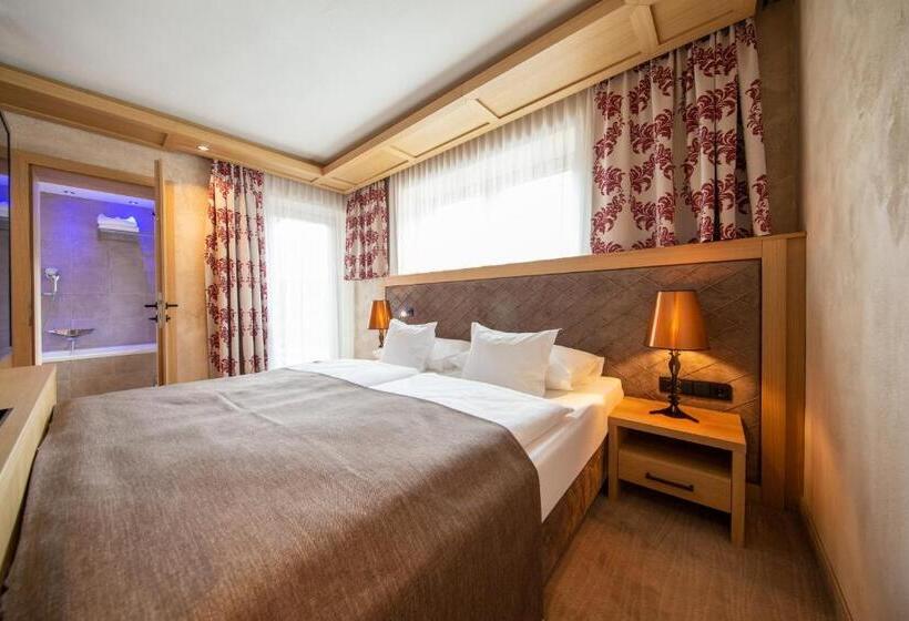 バルコニー付きスーペリアルーム, Alpina Deluxe