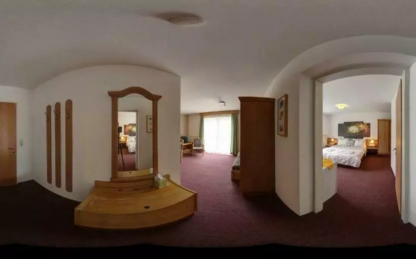 バルコニー付２ベッドルームアパートメント, Apartment House Seerose