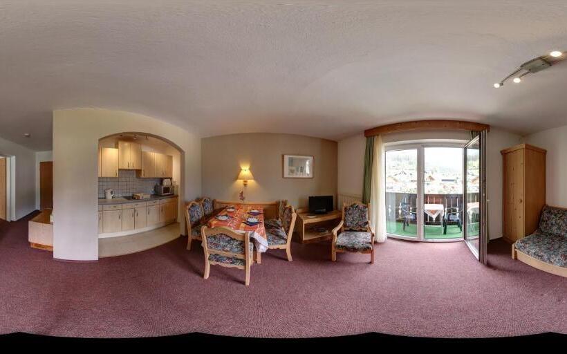 带阳台两卧公寓, Apartment House Seerose