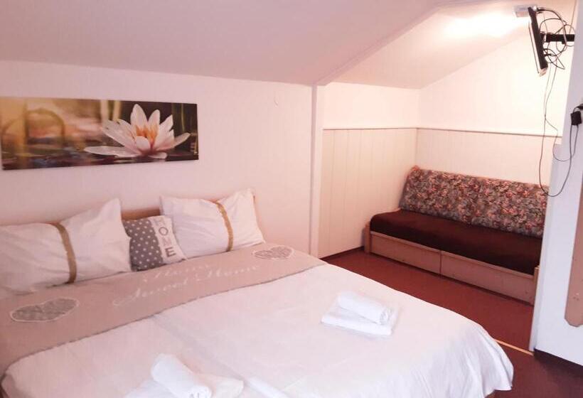 带阳台两卧公寓, Apartment House Seerose