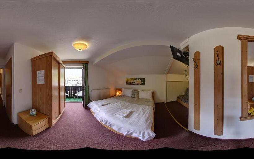 Апартаменты 2 Спальни с Балконом, Apartment House Seerose