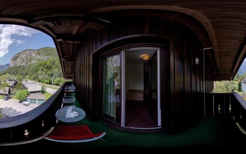 带阳台两卧公寓, Apartment House Seerose