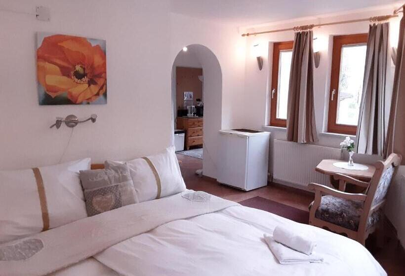 Полулюкс с Балконом, Apartment House Seerose