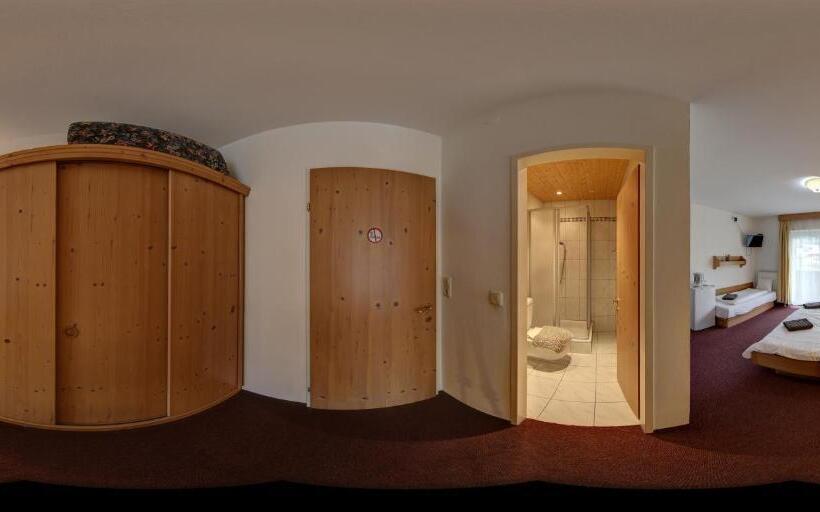 标准三人间, Apartment House Seerose