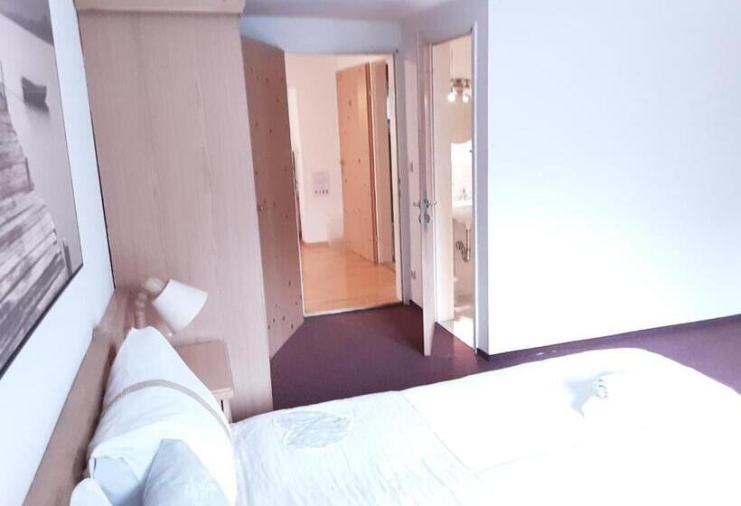 带3个卧室的豪华公寓, Apartment House Seerose