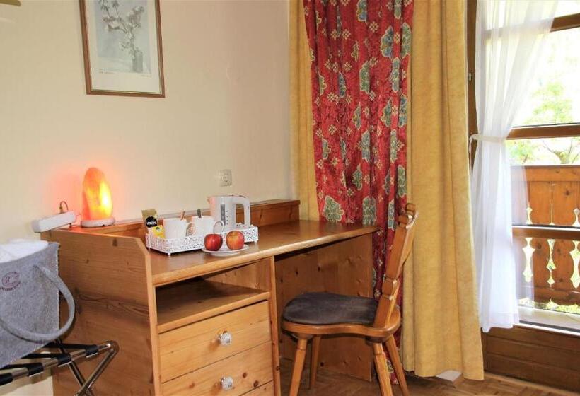 سوییت جونیور با بالکن, Die Unterbergerin