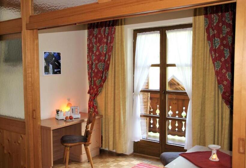 سوییت جونیور با بالکن, Die Unterbergerin