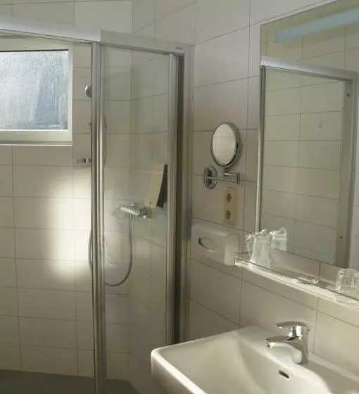 Standard Yhden Hengen Huone, Gasthof Pension Grüner Anger