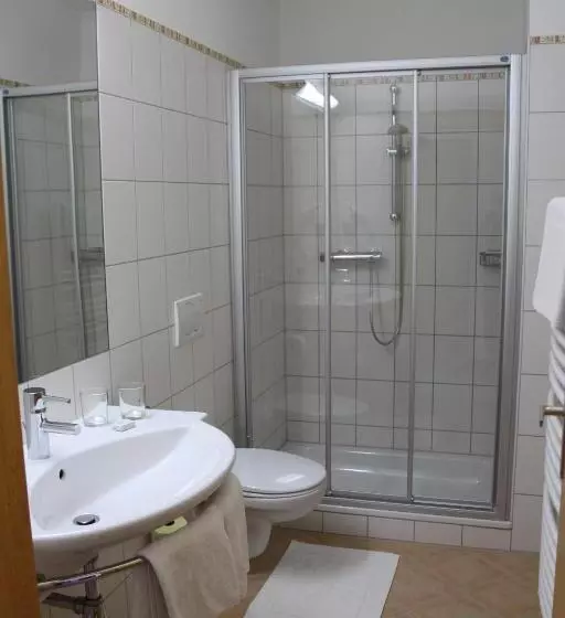 Standard Room with Balcony, Gasthofladen Schneeweiss