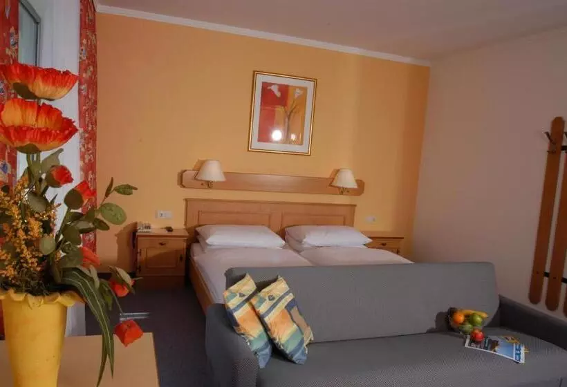 Standard Room with Balcony, Gasthofladen Schneeweiss