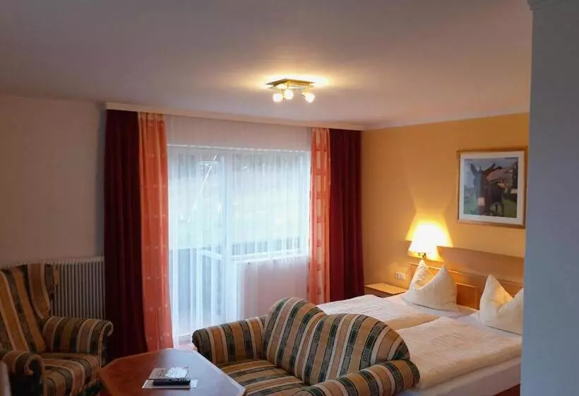 Standard Room with Balcony, Gasthofladen Schneeweiss