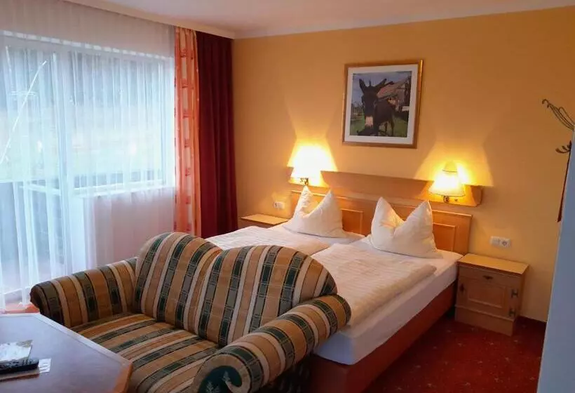 Standard Single Room with Balcony, Gasthofladen Schneeweiss