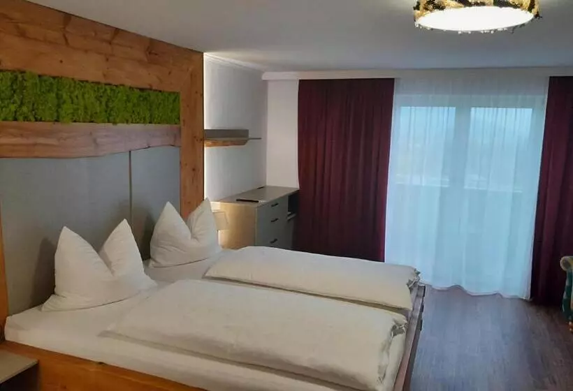 Deluxe Room, Gasthofladen Schneeweiss