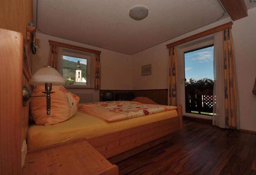 标准间, Haus Helga