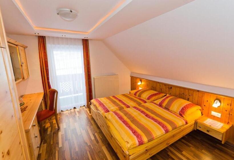 标准间, Haus Helga