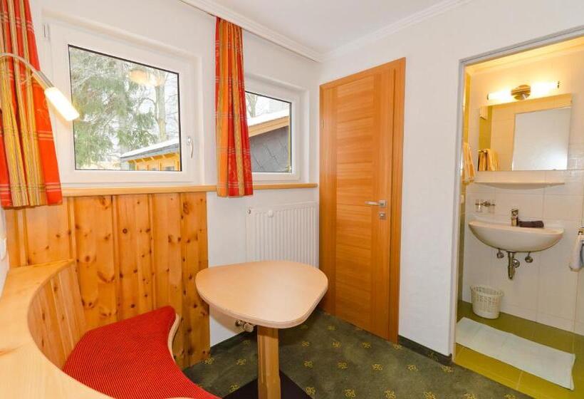 标准间, Haus Helga