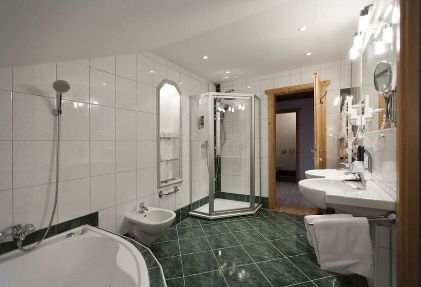 四人高级间, Jagdhof