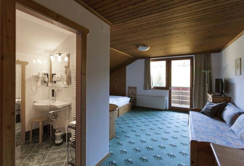 标准三人间, Jagdhof