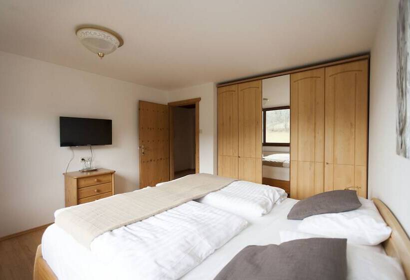 四人高级间, Jagdhof