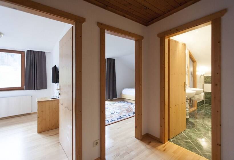 四人高级间, Jagdhof