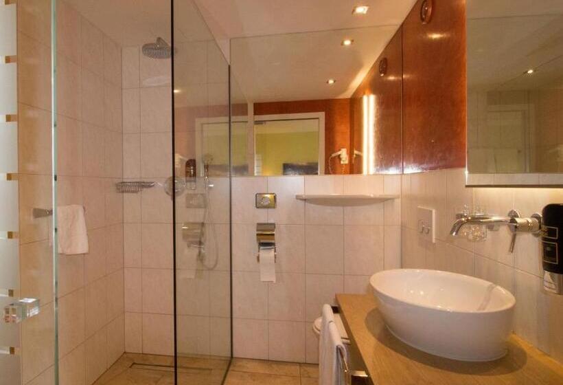 클래식 룸, Munde