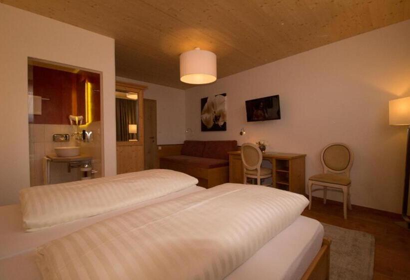 수피리어 룸, Munde