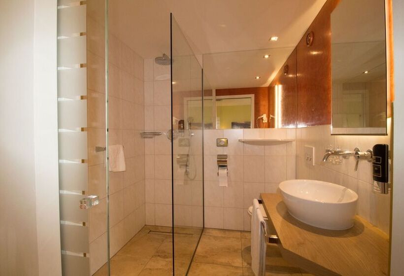 חדר קלאסי, Munde