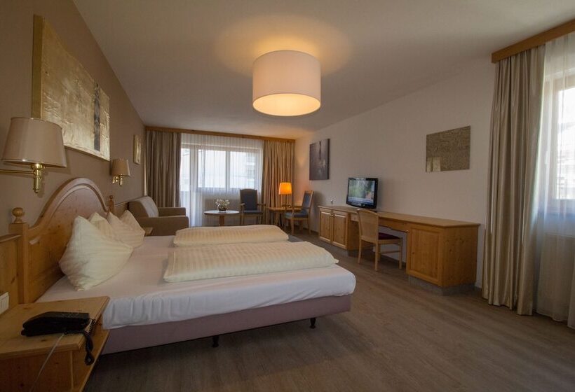 סוויטת ג'וניור, Munde