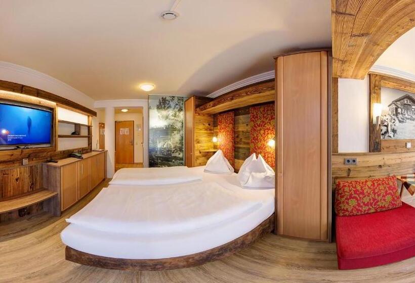 اتاق لوکس, Pension Egger