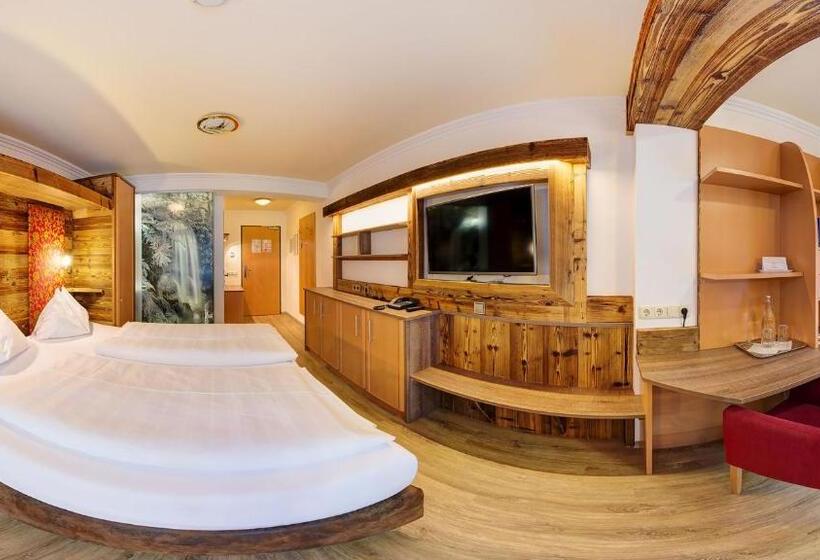 اتاق لوکس, Pension Egger